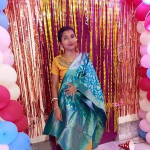 Meet your Posher, Sonali